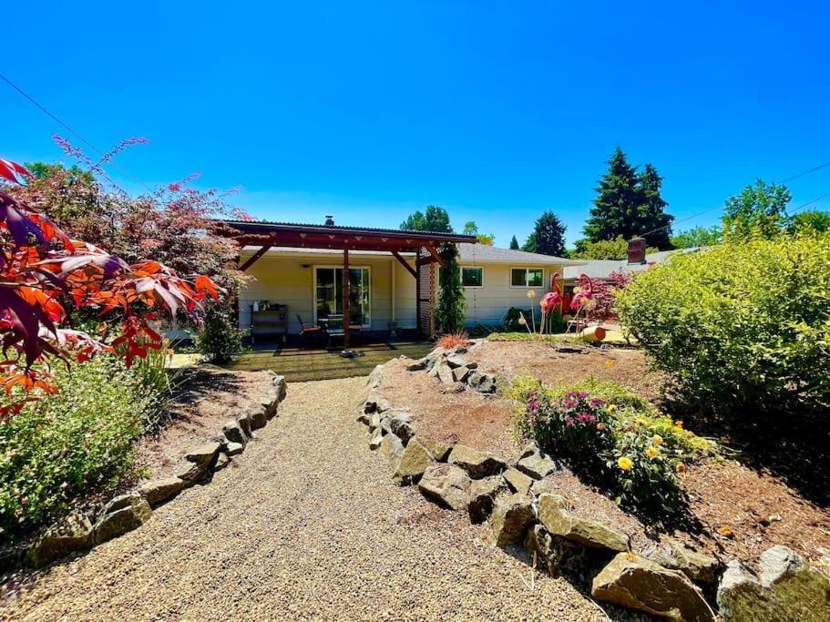 فيلا Colorful 50'S Ranch In The Heart Of يوجين، أوريغون المظهر الخارجي الصورة